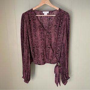 Cupcakes & Cashmere Purple Snakeskin Mock Wrap Pleated Bishop Sleeve Blouse